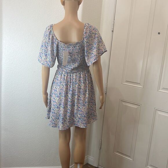 Sienna Sky Dress Size Small Sweet Heart Neck Short Sleeve Floral Mini Blue Pink - Picture 5 of 12
